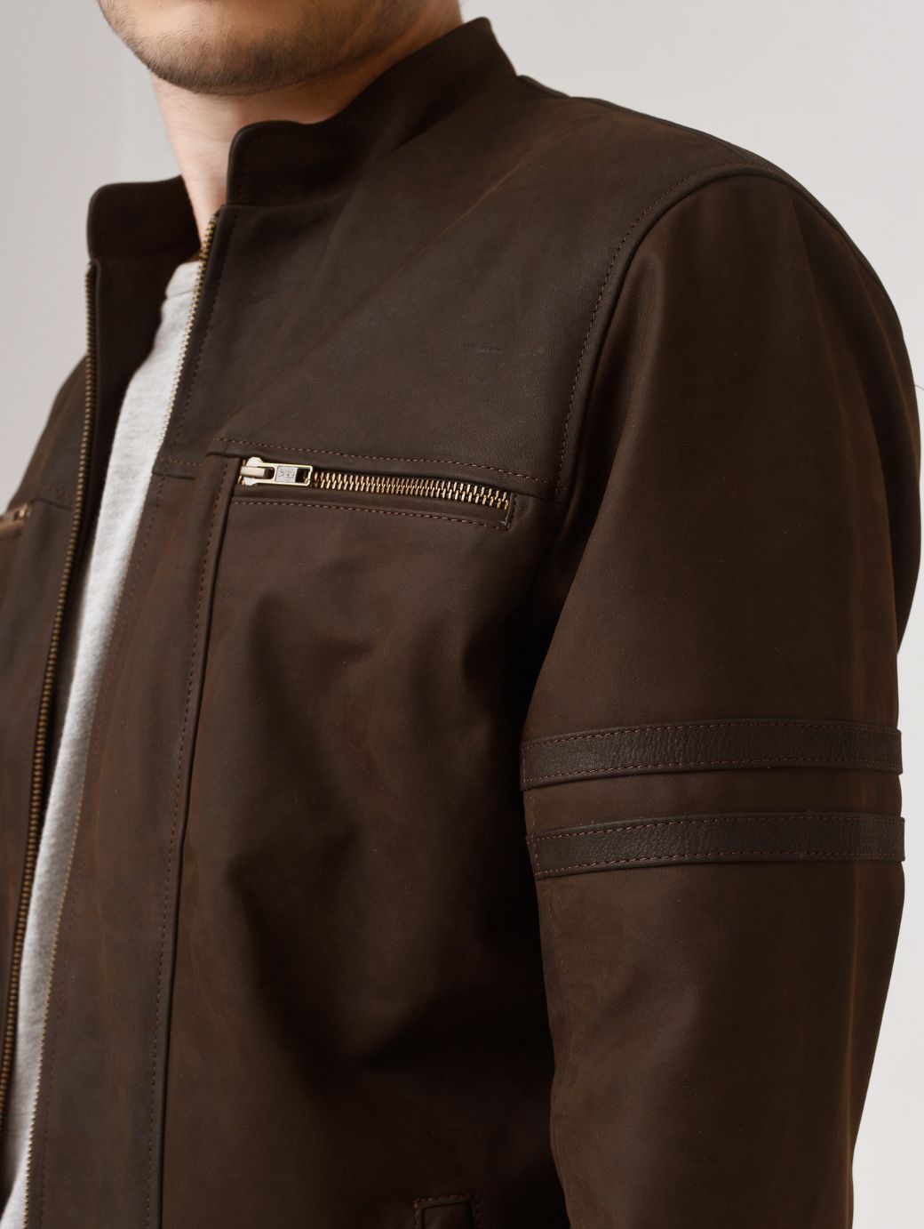 MARK ENGRASADO BROWN