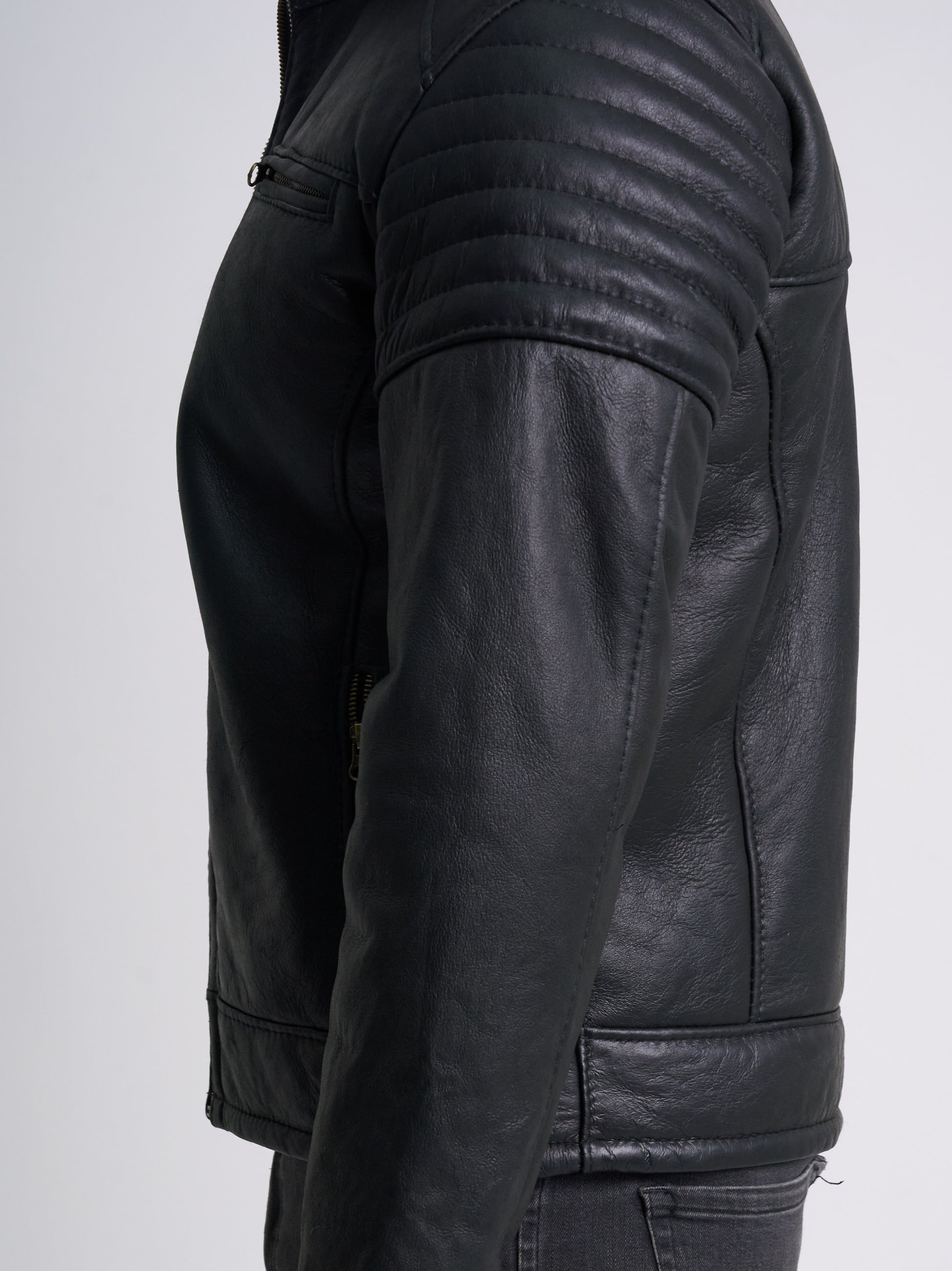 MAGNO OVEJA BLACK