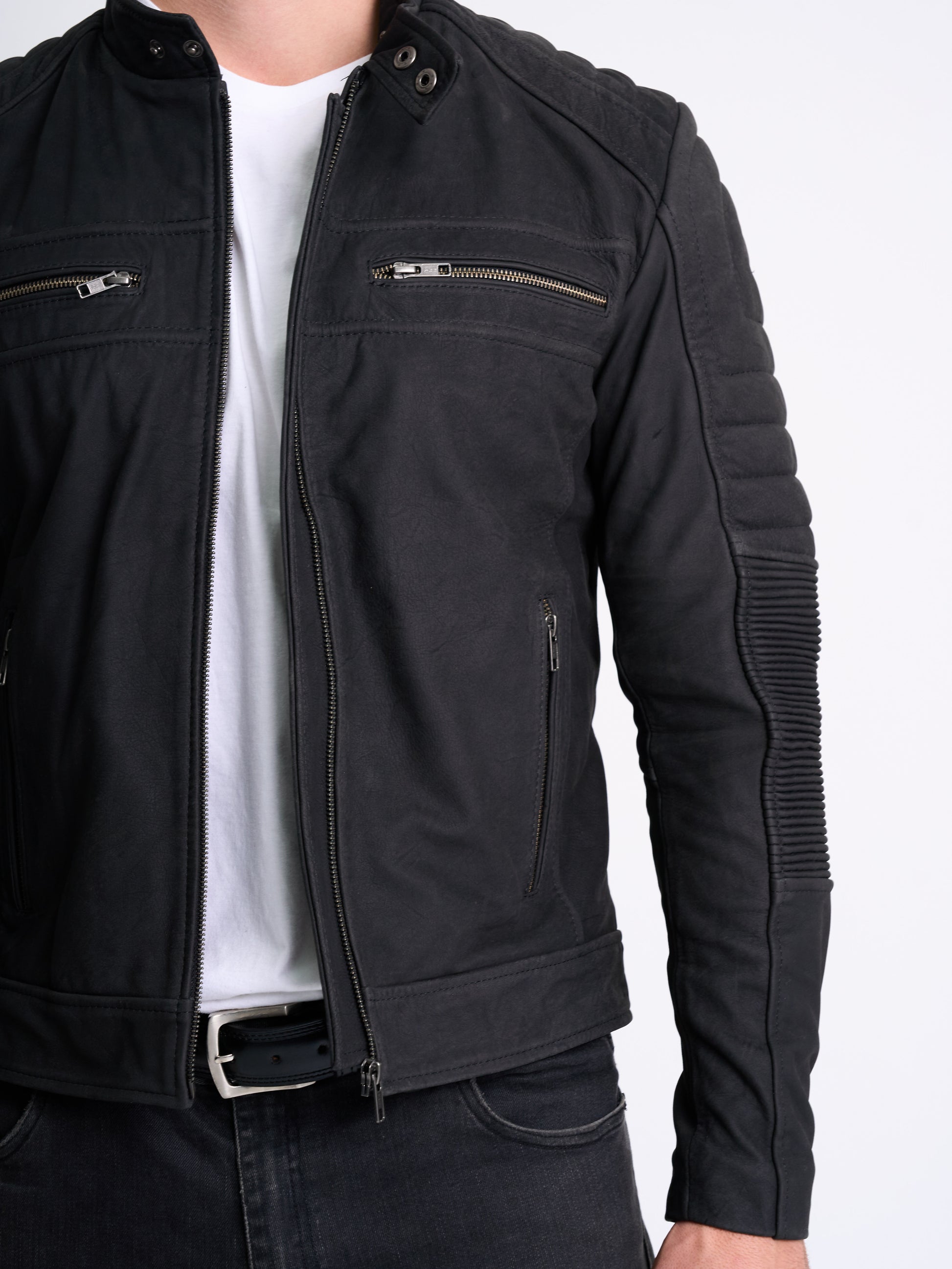 LINUS ENGRASADO BLACK