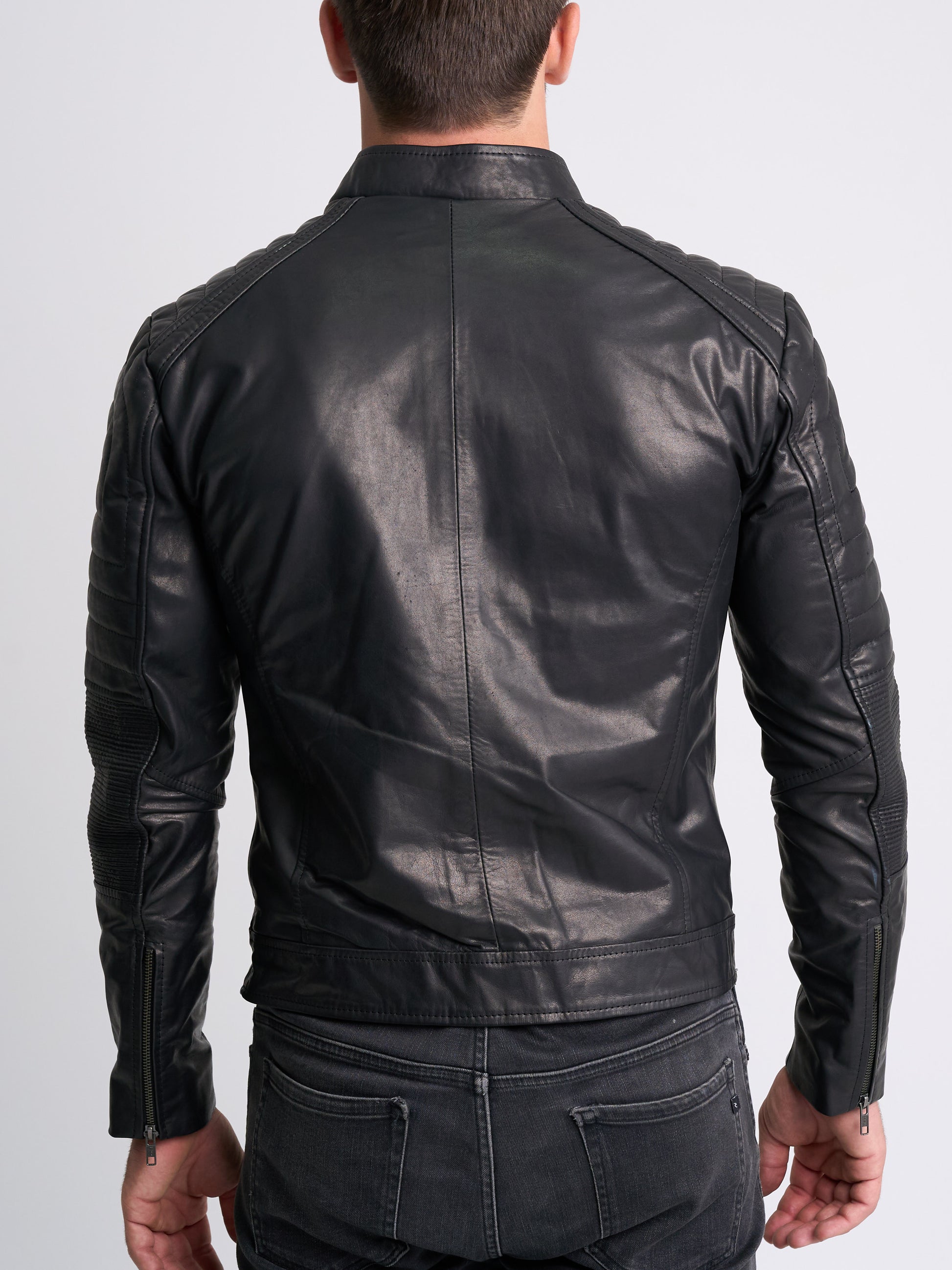 LINUS ENGRASADO FULL BLACK