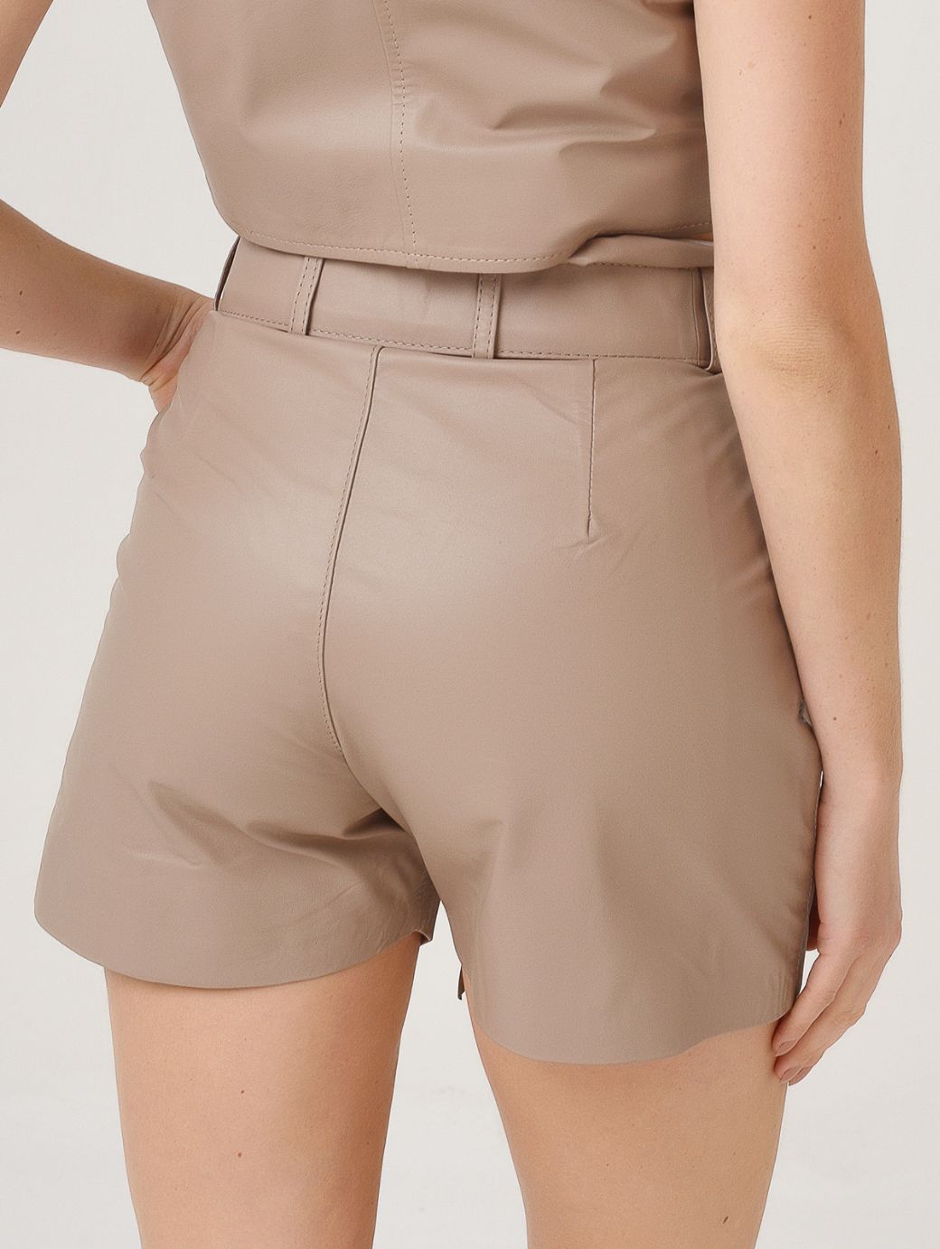SHORT CAMBELL NUDE
